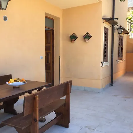 Casa Lore Castelbuono  Exterior photo